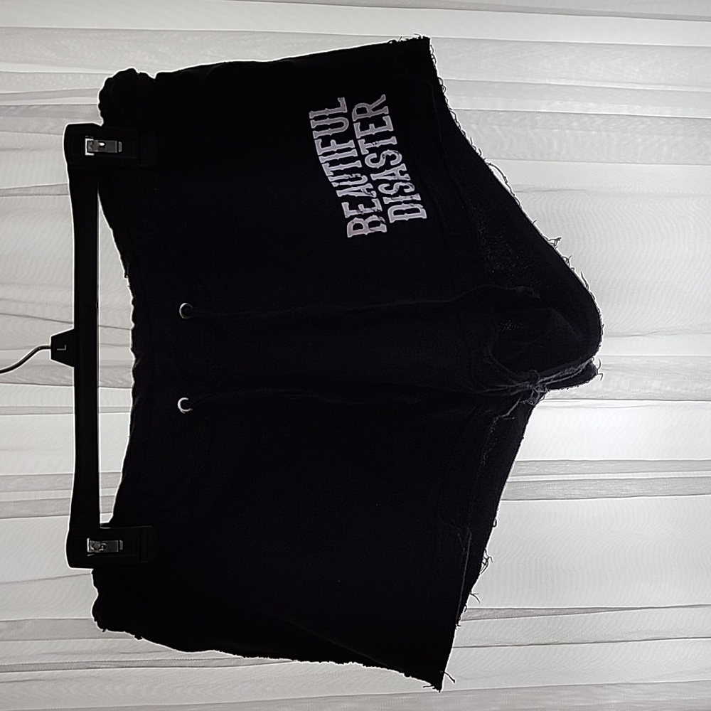 Beautiful Disaster, Women's Shorts!, Size XL